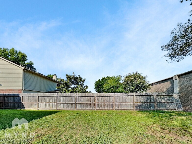 Building Photo - 19806 Azalea Valley Dr