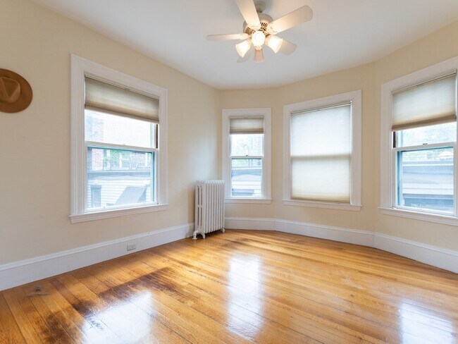 Building Photo - 40 Marshall St