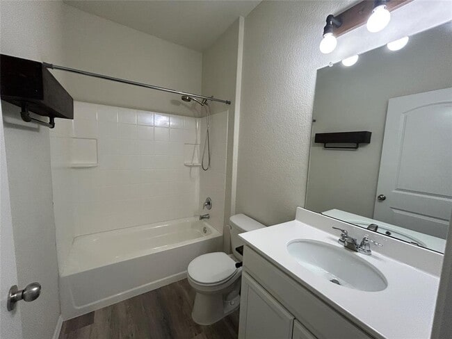 Building Photo - 249 La Dera Dr