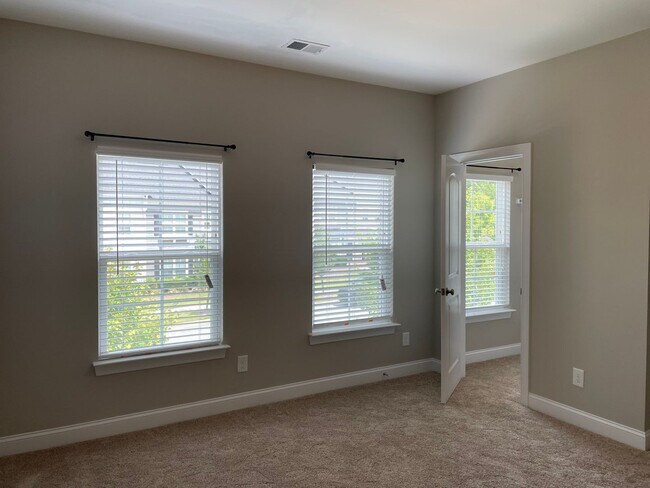 Building Photo - 2510 Gallery Drive