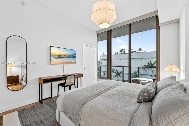 Building Photo - 2678 Tigertail Ave