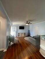 Living - 2511 Mashburn Rd