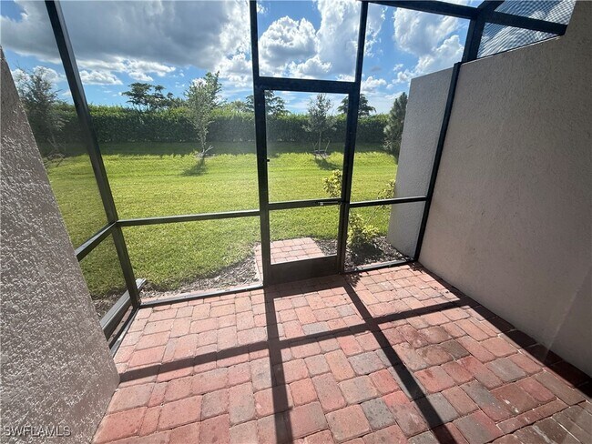 Building Photo - 2224 Dragonfruit Wy