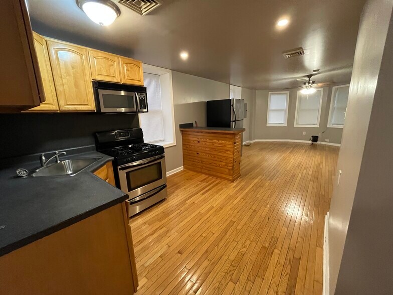 Building Photo - 4900 Walton Ave