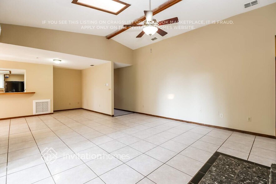 Building Photo - 10992 124th Ave N