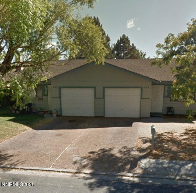 Primary Photo - 405 W Gardengate Way