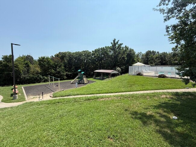 Building Photo - 829 Southwest Blvd