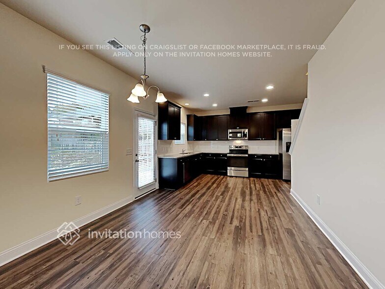 Building Photo - 9812 Maywine Cir