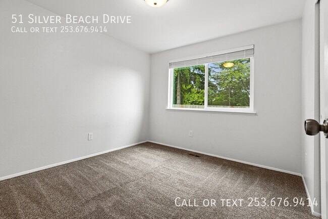 Building Photo - 51 Silver Beach Dr