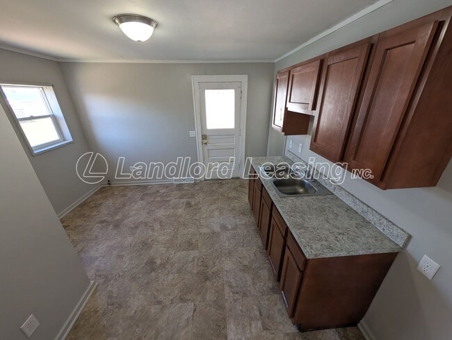 Building Photo - Move-In Ready 3-Bedroom Ranch with Modern Updates