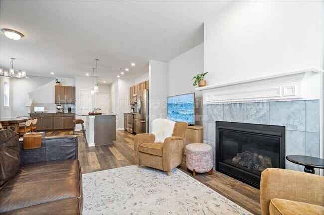 Building Photo - 9239 Hawley Dr