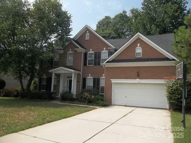 Building Photo - 604 Queenswater Ln