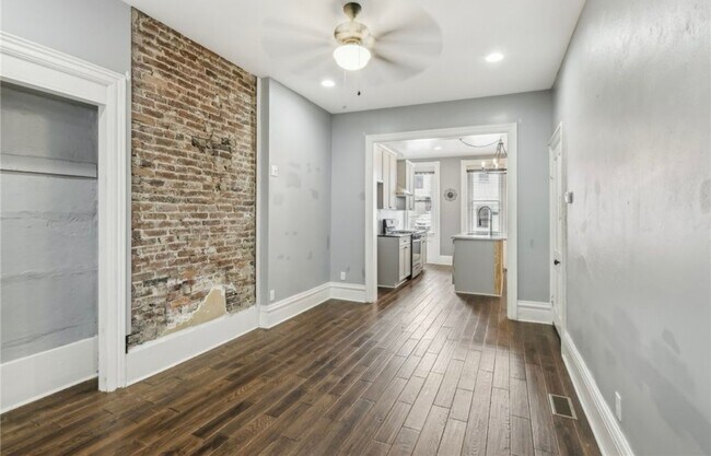 Building Photo - 81 S 16th St