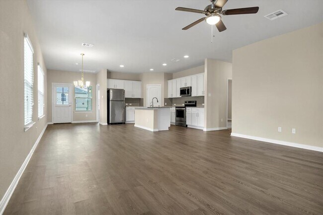 Building Photo - 1013 Gaelic Dr