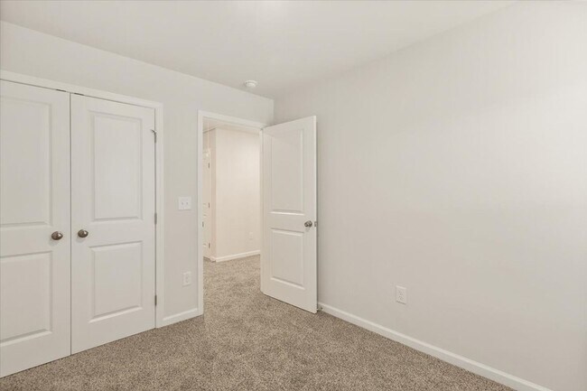 Building Photo - 2049 Hillman Wy