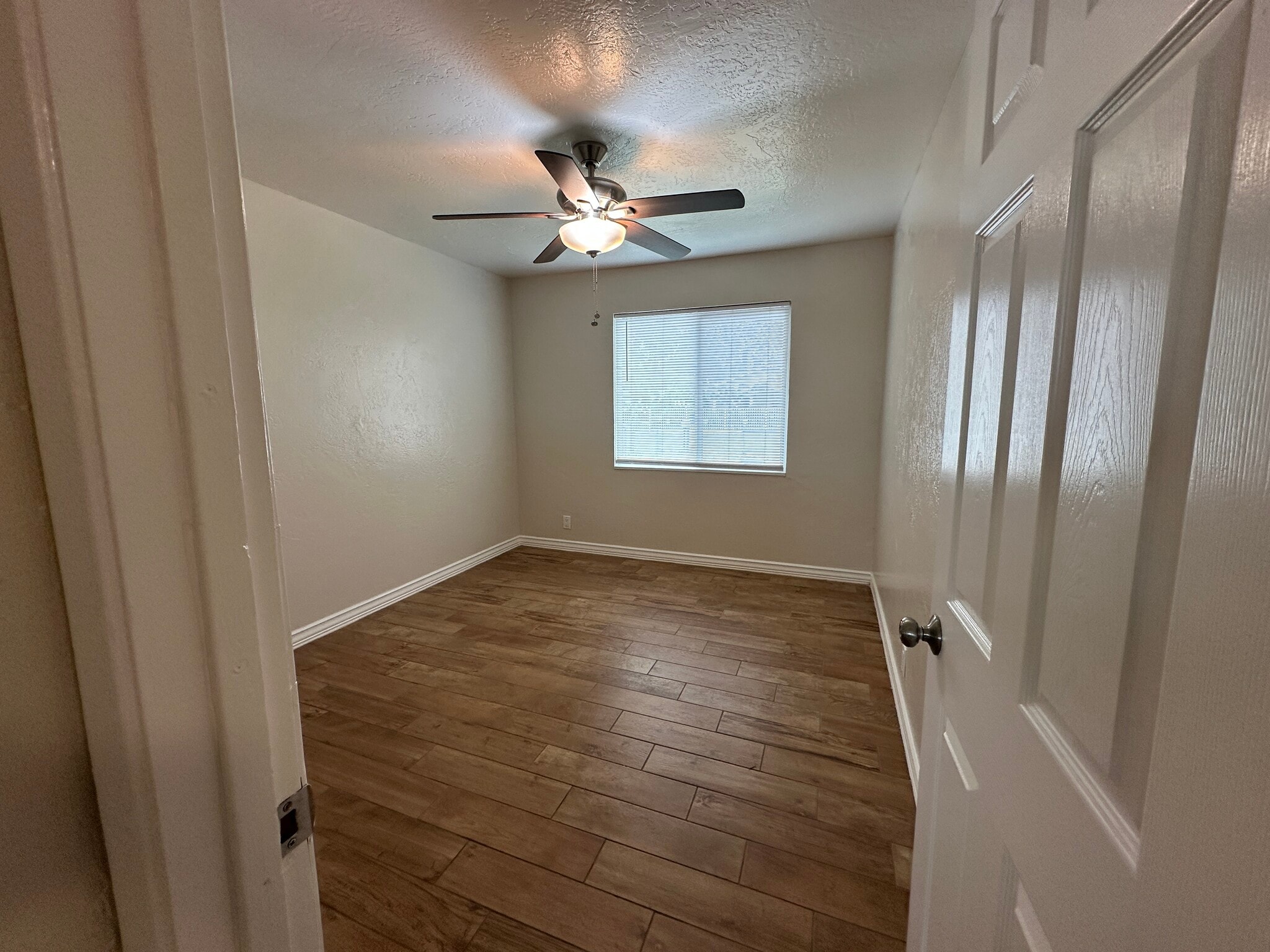 Building Photo - 539 S Gertrude Ave