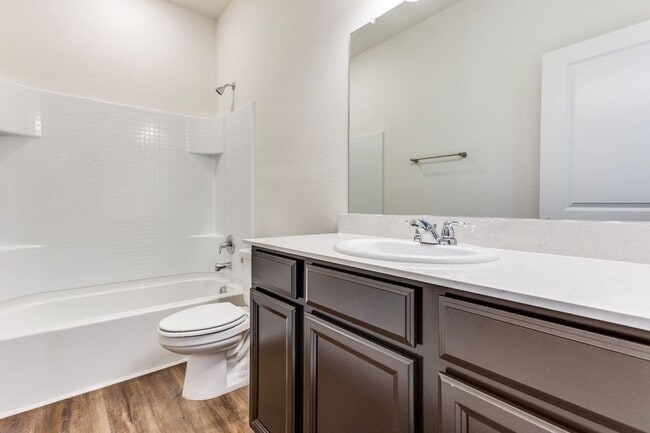 Building Photo - 205 Briar Cv