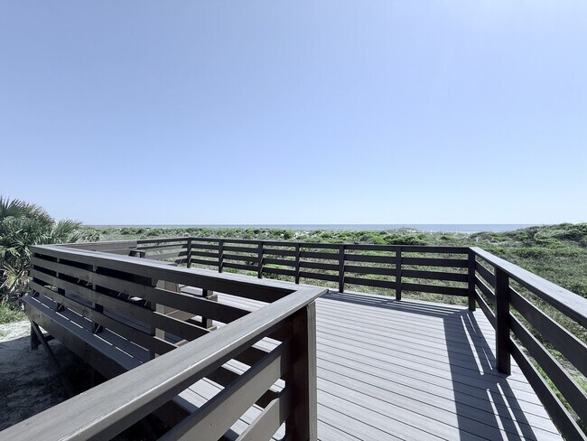 Building Photo - 5650-5A1A A1A S
