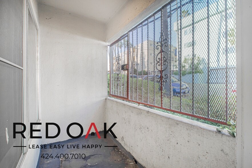 Building Photo - 501 S Mariposa Ave