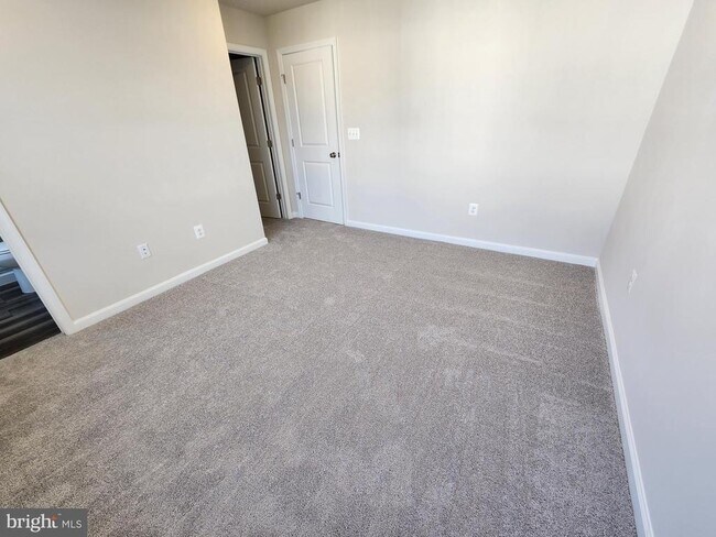 Building Photo - 114 Milburn Dr