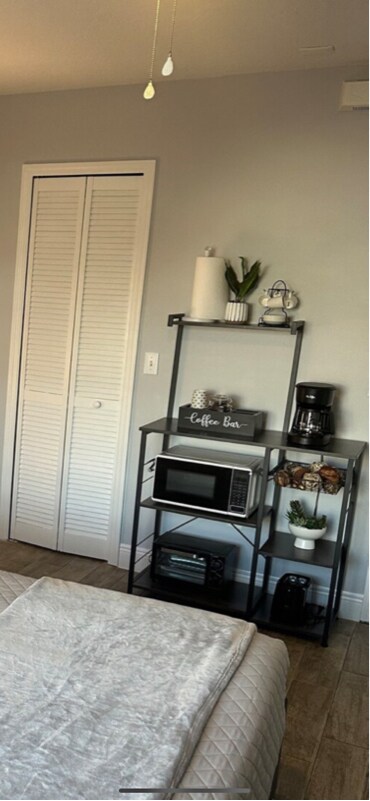 Building Photo - 537 Caribbean Dr