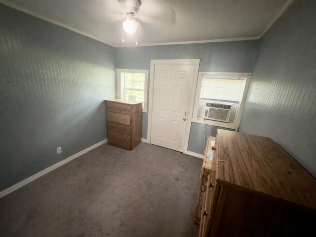 Building Photo - 310 Maple Ave