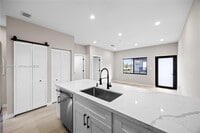 Building Photo - 630 NE 166th St