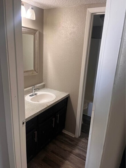 Building Photo - 531 Bedford Rd