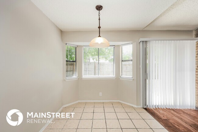 Building Photo - 7506 Ledgebrook Dr