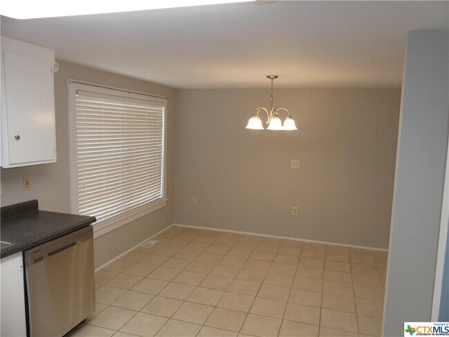 Building Photo - 1144 Canyon Bend