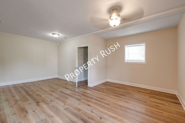 Building Photo - 56 Bell Rd