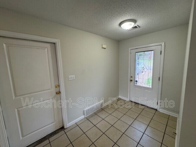 Building Photo - 110 S Walnut Bend Rd