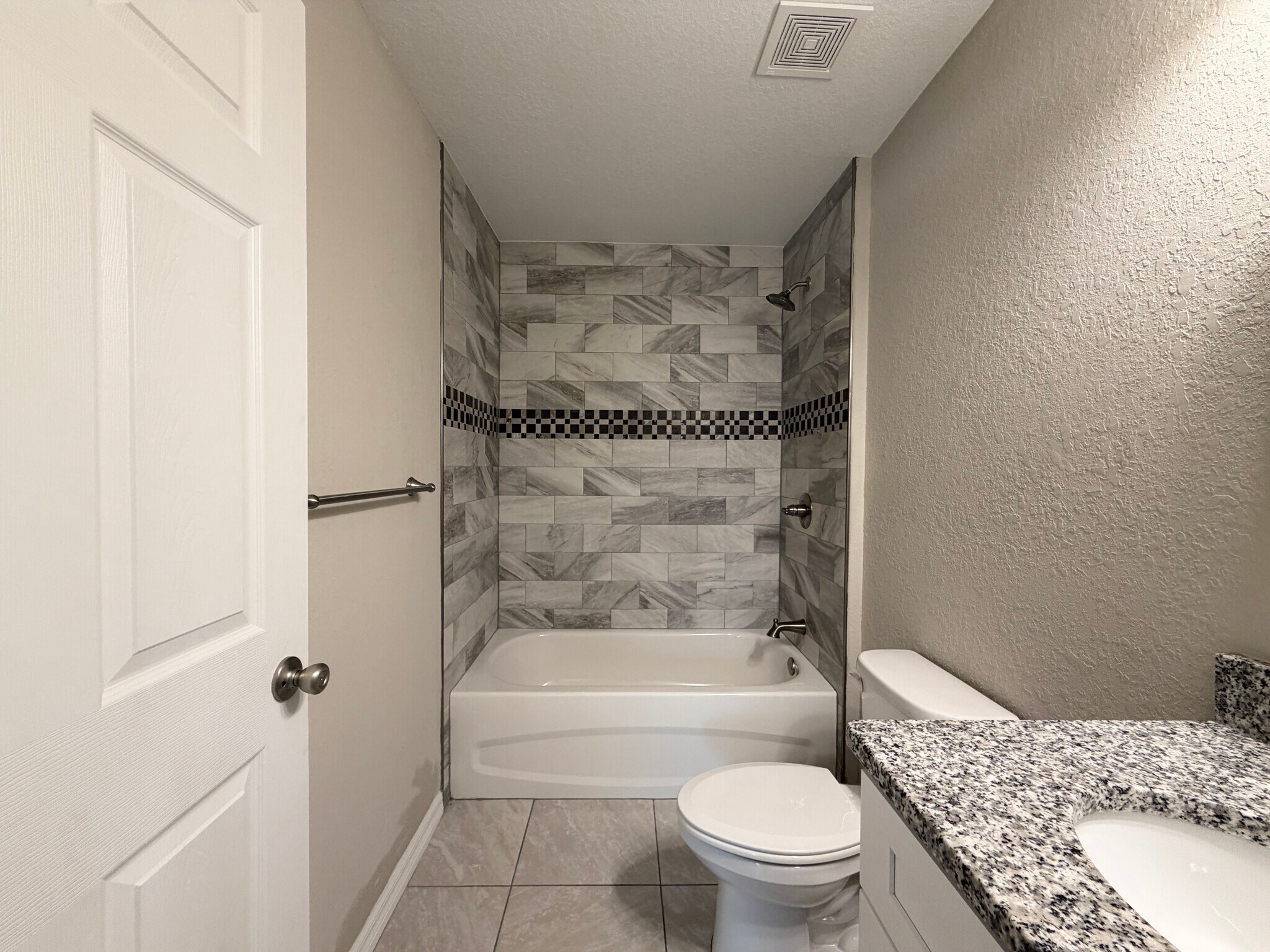 Building Photo - 7 Juniper Pass Way
