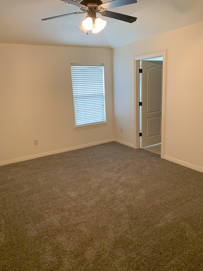 Building Photo - 3876 W Mahogany Dr