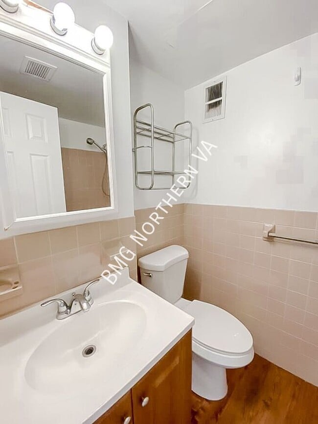 Building Photo - 5340 Holmes Run Pkwy