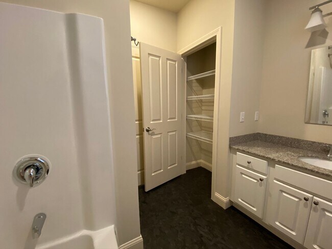 Building Photo - 251 Bayberry Cir