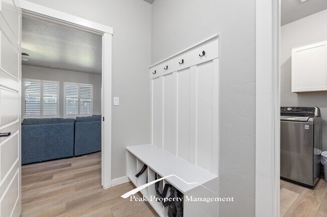 Building Photo - 18272 N Wild Goose Ave