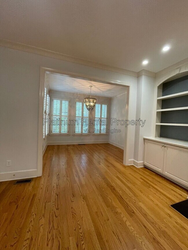 Building Photo - 1875 Adagio Dr