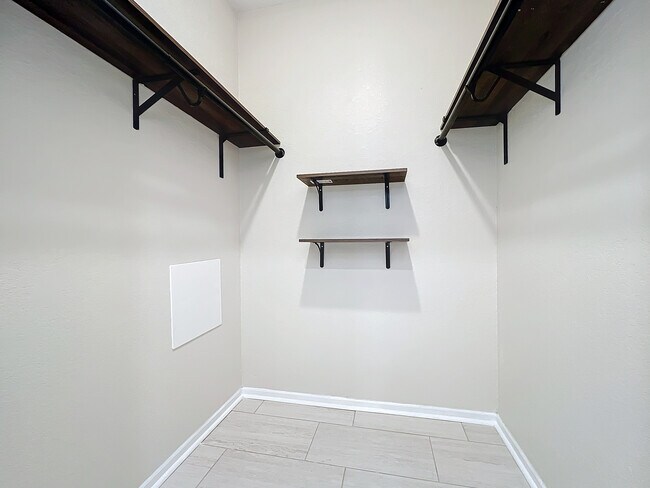 Building Photo - 13103 Mulberry Park Dr