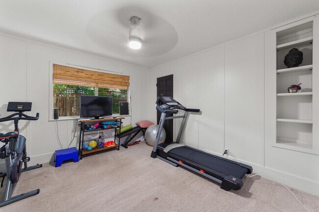 Building Photo - 8780 Harrogate Ct
