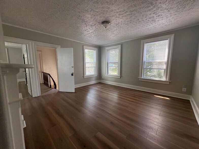 Primary Photo - 738 Winchester Ave