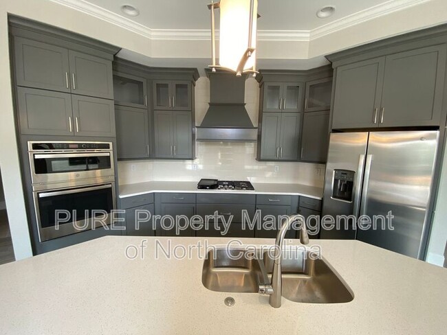 Building Photo - 9049 Treetop Wy NW