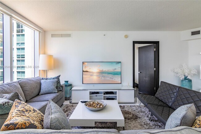 Building Photo - 150 Sunny Isles Blvd