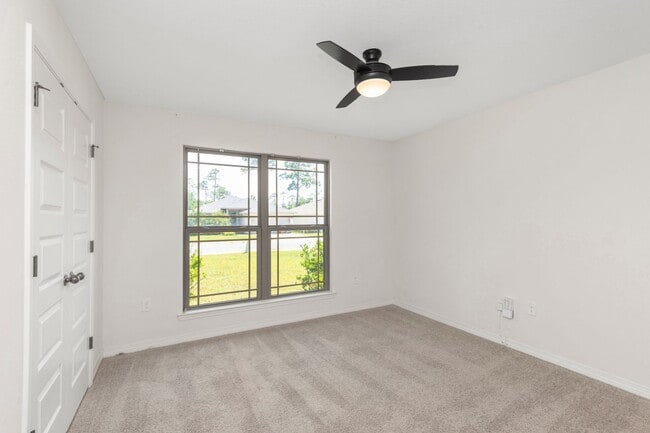 Building Photo - Available March 2nd