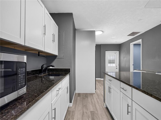 Building Photo - 465 Rio Grande Ln