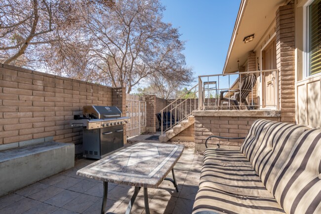 Building Photo - 7628 E Camelback Rd
