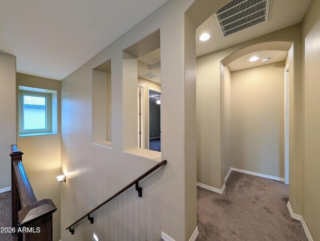 Building Photo - 923 S Osborn Ln