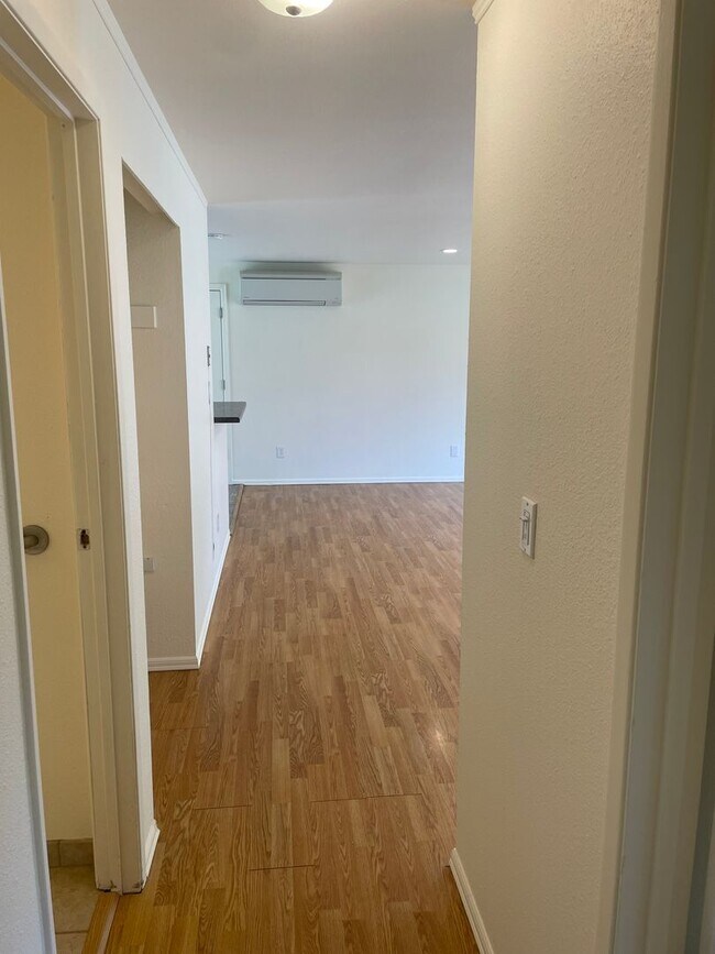 Building Photo - Private Langley Home Only Minutes From Downtown!