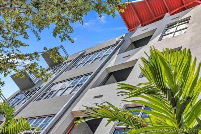 Building Photo - 425 N Andrews Ave