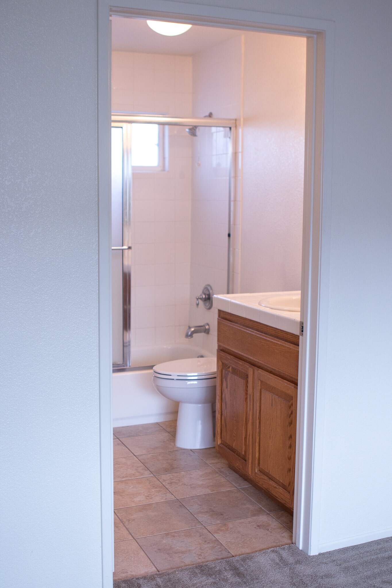 Master Bathroom en suite - 1953 Marie Ave
